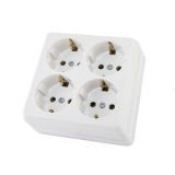 Розетка ОУ четырехместная c/з, белый квадрат IP20 16A