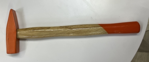 Молоток слесарный деревянная рукоятка 800г