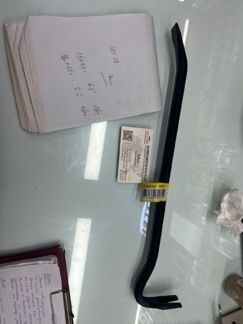 Гвоздодер шестигранный 900х18мм окрашенный